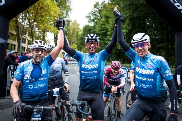 Gravel verbindet Familien, Szenekenner und Radsportler